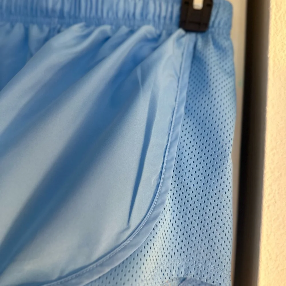 SET OF 4 Nike.Please look pictures//video for better description!!❣️😉 - Picture 9 of 12